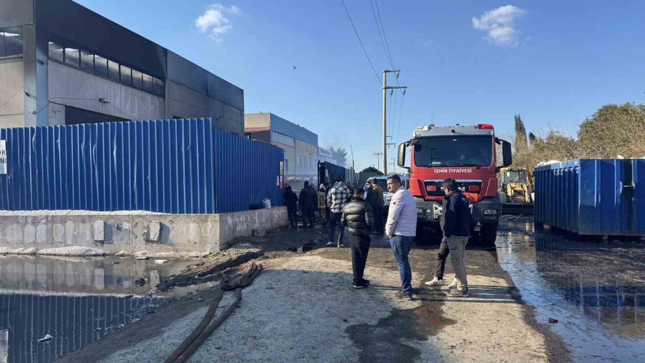Torbalı’daki fabrika yangını söndürüldü