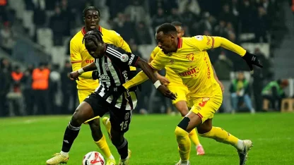 Trendyol Süper Lig: Beşiktaş: 2 - Göztepe: 0 (İlk yarı)