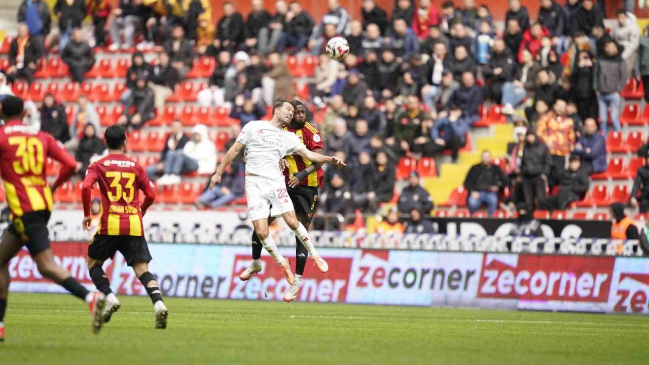 Trendyol Süper Lig: Kayserispor: 0 - Antalyaspor: 0 (İlk yarı)