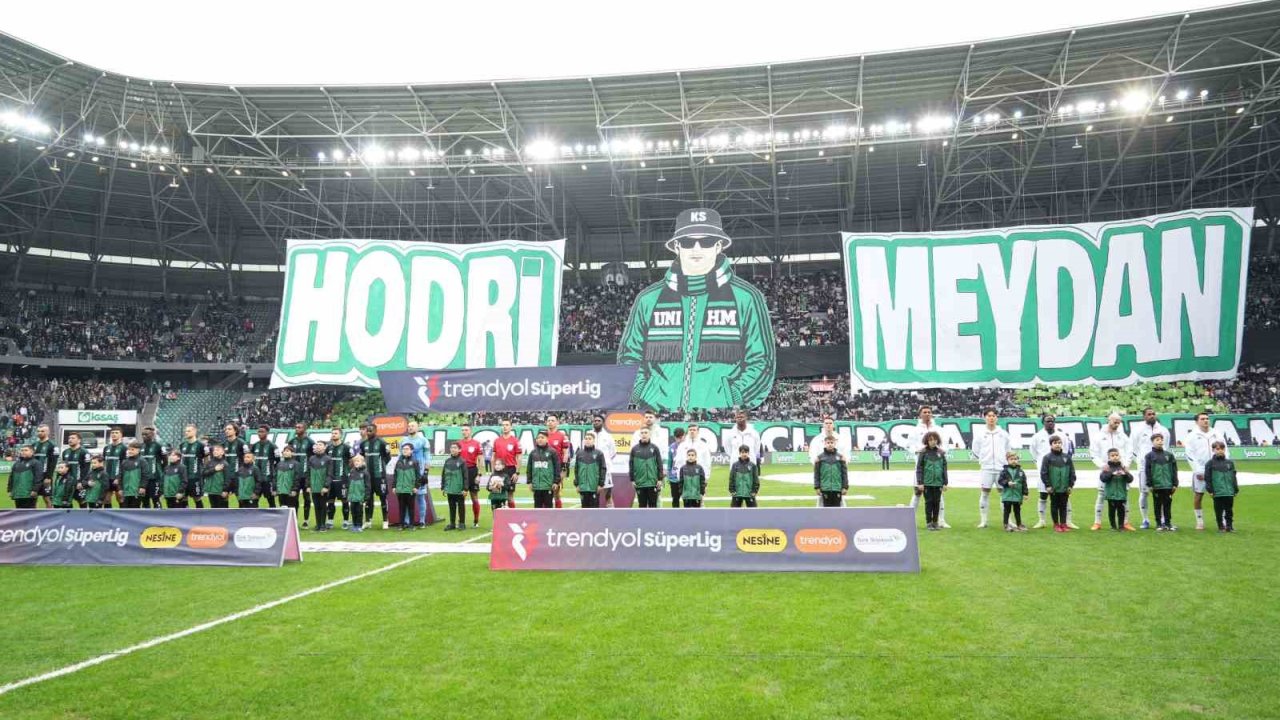 Trendyol Süper Lig: Kocaelispor: 0 - Beşiktaş: 0 (Maç devam ediyor)