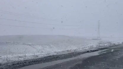 Türkiye’nin en kurak ilçelerinden Karapınar’da kar sevinci