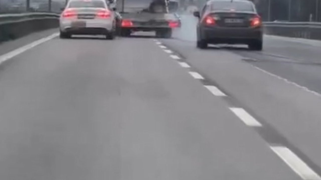 Tuzla’da aracı sıkıştırıp şoförü darp eden sürücü adliyeye sevk edildi