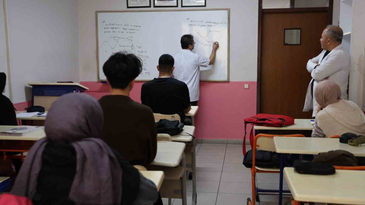 Uzmanlardan öğrencilere gün içerisinde Power nap önerisi