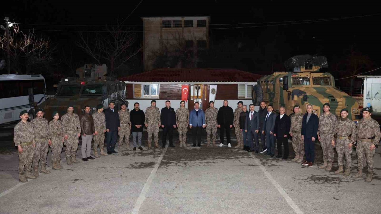 Vali Aydoğdu, Özel Harekat Şube Müdürlüğü personeliyle sahurda buluştu