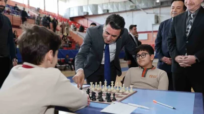 Vali Aygöl ilk hamleyi yaptı, turnuva başladı