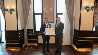 Vali Masatlı, Müftü Topçu’ya başarı belgesi verdi