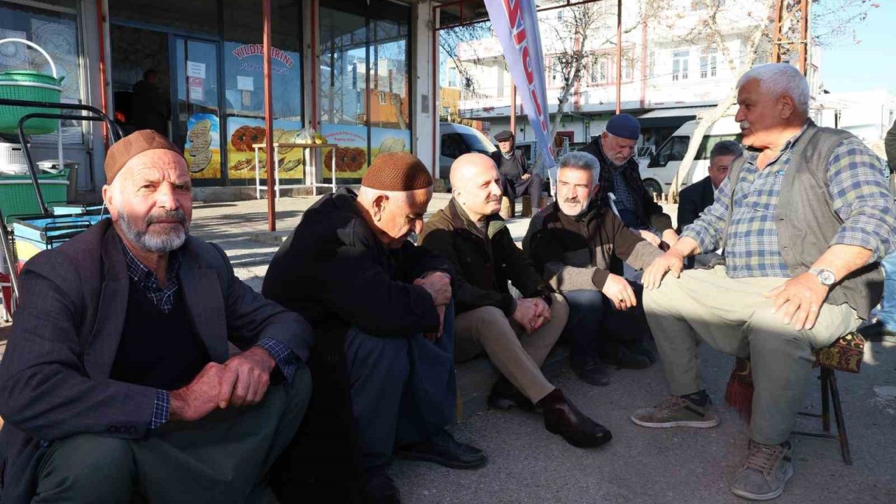 Vali Osman Varol semt pazarında vatandaş ve pazarcılarla buluştu