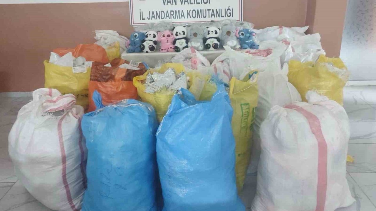 Van’da 3.4 milyon TL değerinde kaçak eşya ele geçirildi