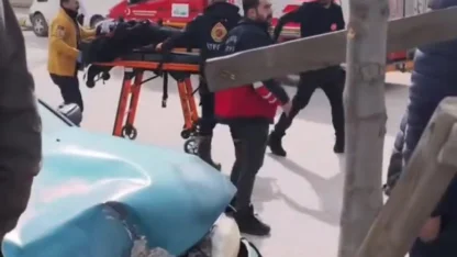 Van’da iki otomobil çarpıştı: 5 yaralı