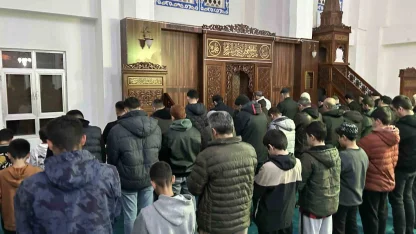 Van’da Ramazan ayının ilk teravih namazı kılındı