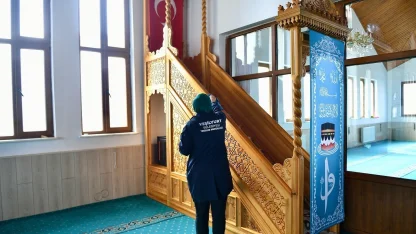 Yeşilyurt Belediyesi’nden Ramazan’da dört koldan temizlik seferberliği