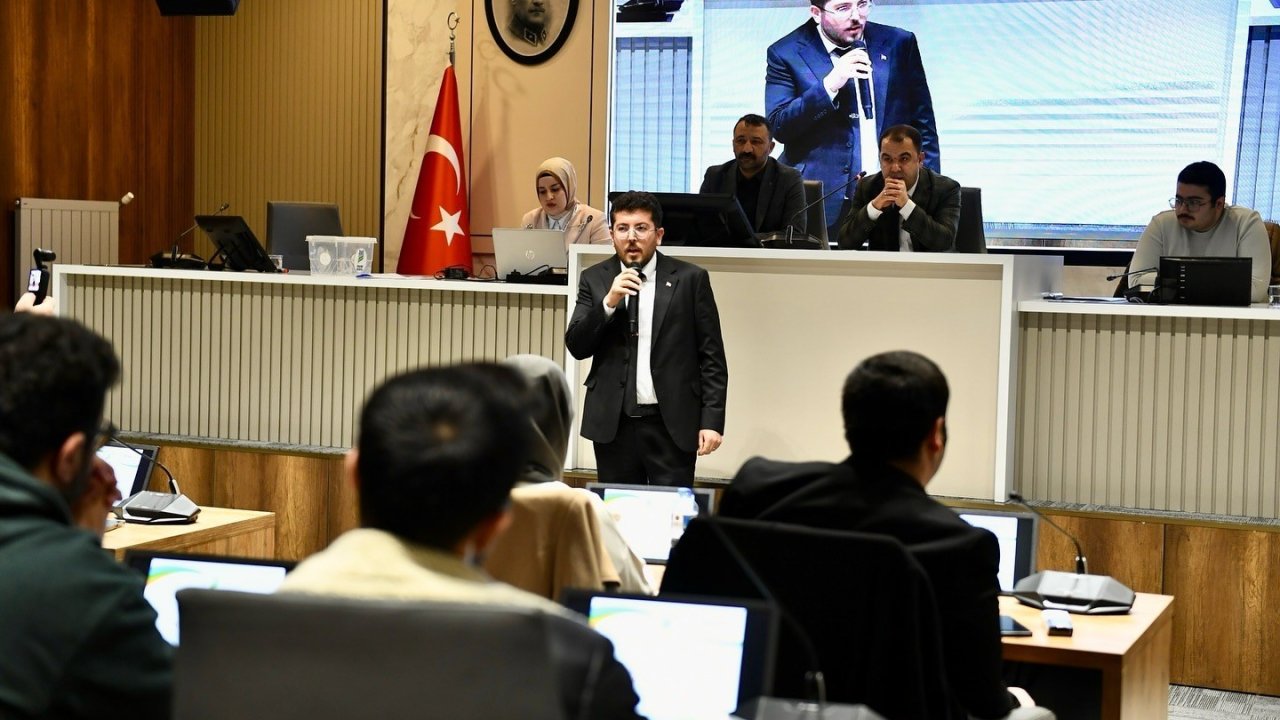 Yeşilyurt Genç Meclis’in yeni başkanı Yusuf Salih Tatar oldu