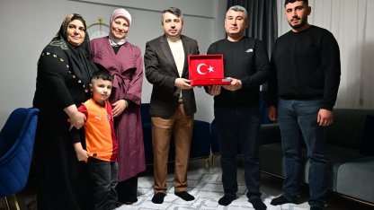 Yıldırım Belediye Başkanı Yılmaz, iftarda şehit er Samet Çaldır’ın ailesine misafir oldu