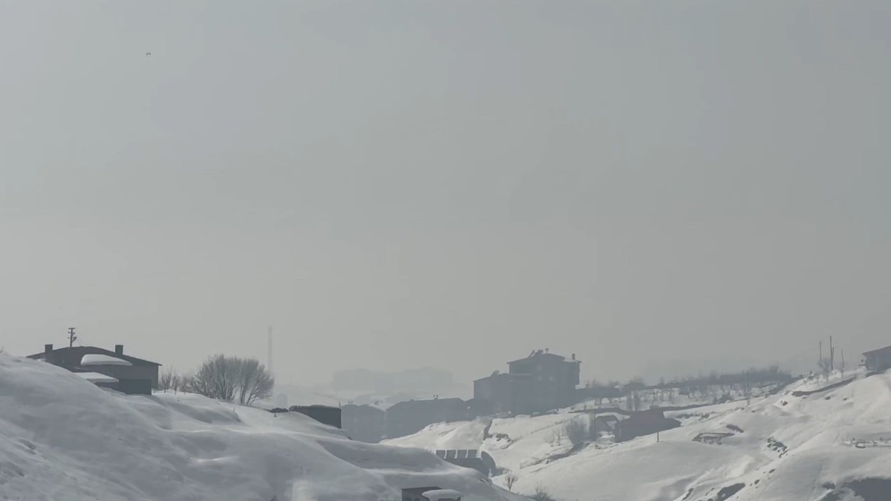 Yüksekova-Ankara uçak seferine sis engeli