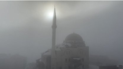 Yüksekova’da yoğun sis ulaşımı olumsuz etkiledi