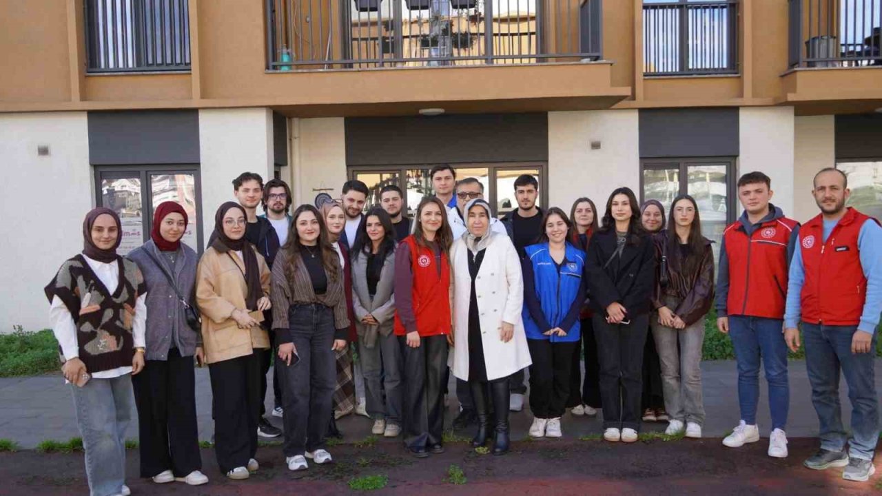 Zonguldak’ta üniversite öğrencileri geleceğe mektup yazdı