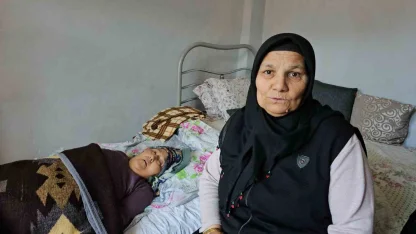 Zonguldak’ta yalnız yaşayan yatalak kadına komşuları sahip çıkıyor