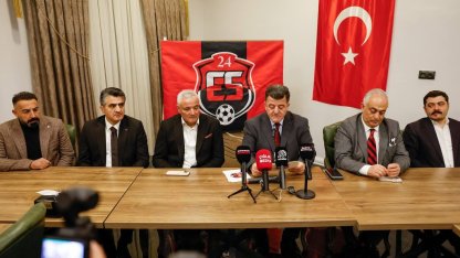 24Erzincanspor yönetimi iftarda basınla buluştu