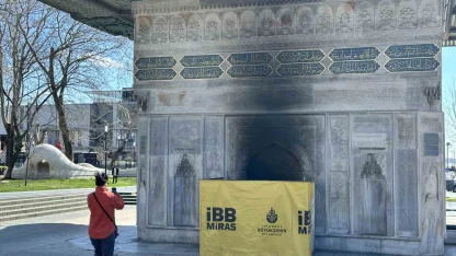 300 yıllık Tophane Çeşmesi ateş yakılması sonucu zarar gördü