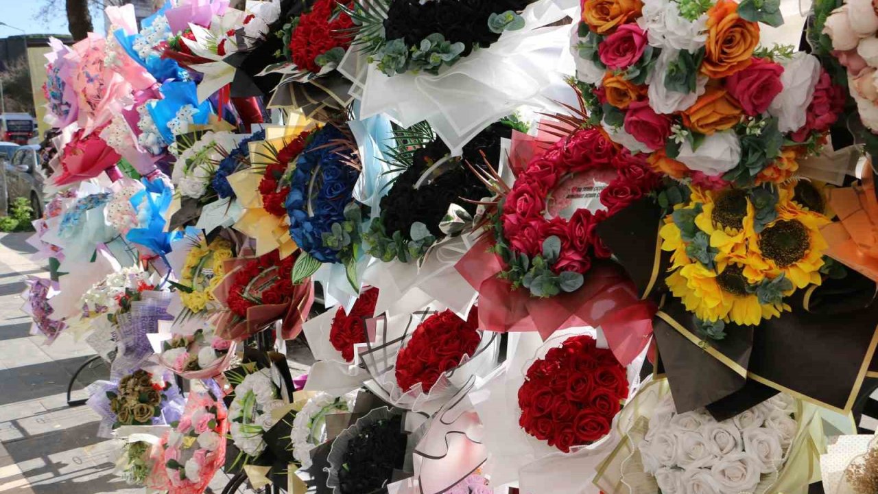 8 Mart öncesi çiçekçilerde yoğun hazırlık