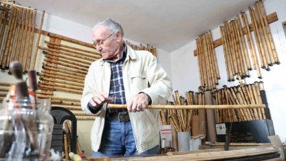 80 yaşında Çukurova kamışlarını sanata dönüştürüyor