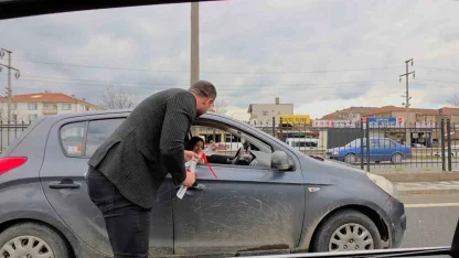 90 yaşındaki ninesiyle şiddete dikkat için Düzce’yi dolaştı