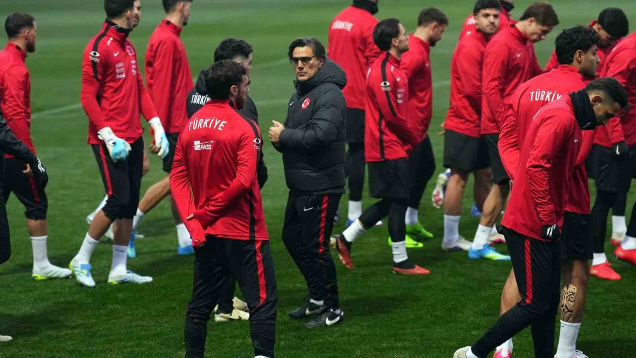 A Milli Futbol Takımı, Romanya maçının hazırlıklarını sürdürdü