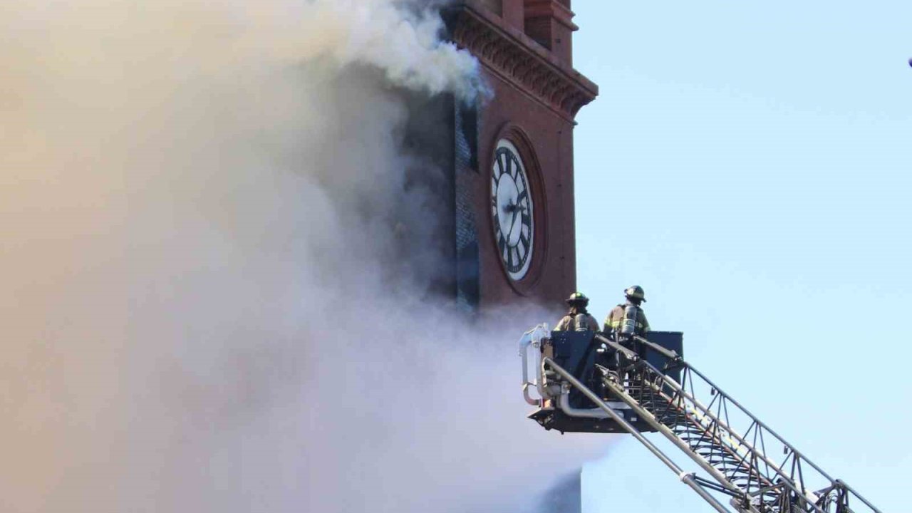 ABD’de tarihi adliye binasında yangın