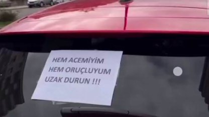 Acemi sürücüden trafikte ’ilginç’ önlem