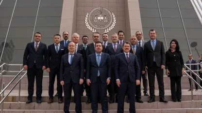 Adalet Bakan Yardımcısı Tuncay, İzmir Adliyesi’ni ziyaret etti