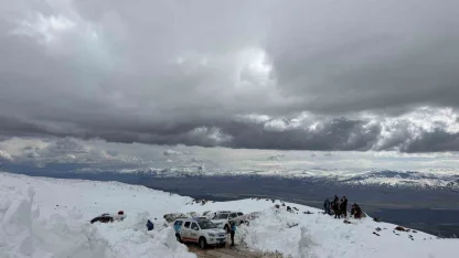 Ağrı Dağı’nda kaybolan dağcı için arama çalışması başlatıldı