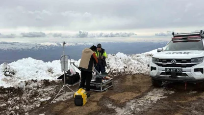 Ağrı Dağı’nda kaybolan dağcıyı arama çalışmaları 3’üncü gününde sürüyor