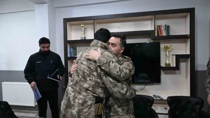 Ağrı Emniyet Müdürü Önder, Özel Harekât personeliyle iftarda bir araya geldi