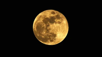 Ahlat’ta dolunay hayranlık uyandırdı