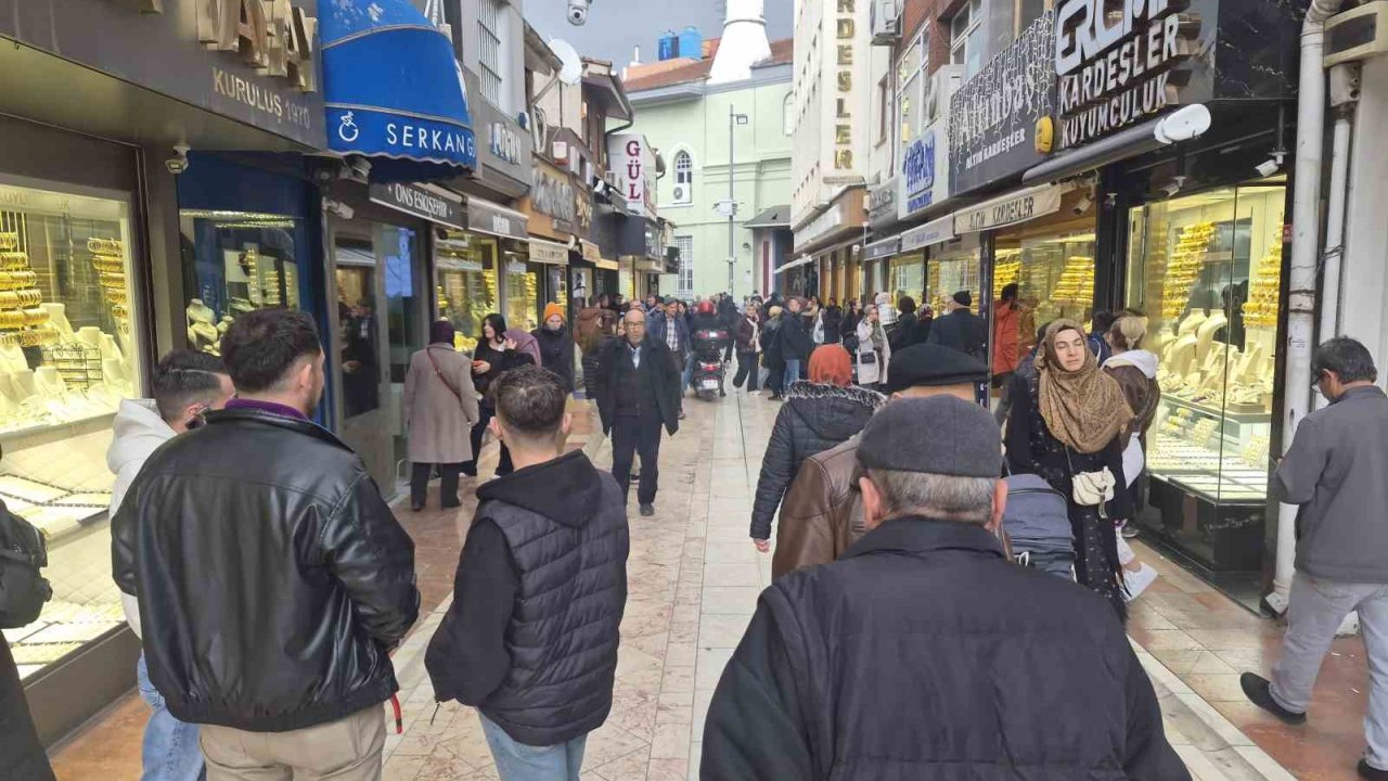 Altına rağbet devam ediyor