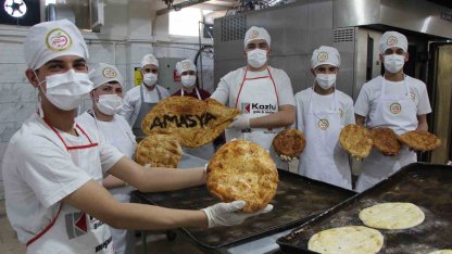 Amasya’da Ramazan pideleri meslek liselilerden