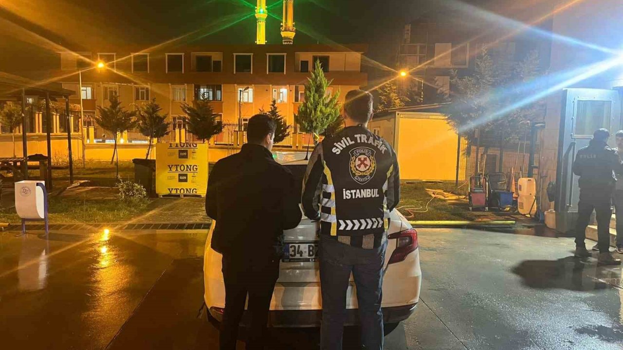 Arnavutköy’de trafikte kavga eden sürücüler, 602 bin TL ceza kesilerek tutuklandı