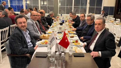 Atakaş ailesi iftar sofrasında buluştu