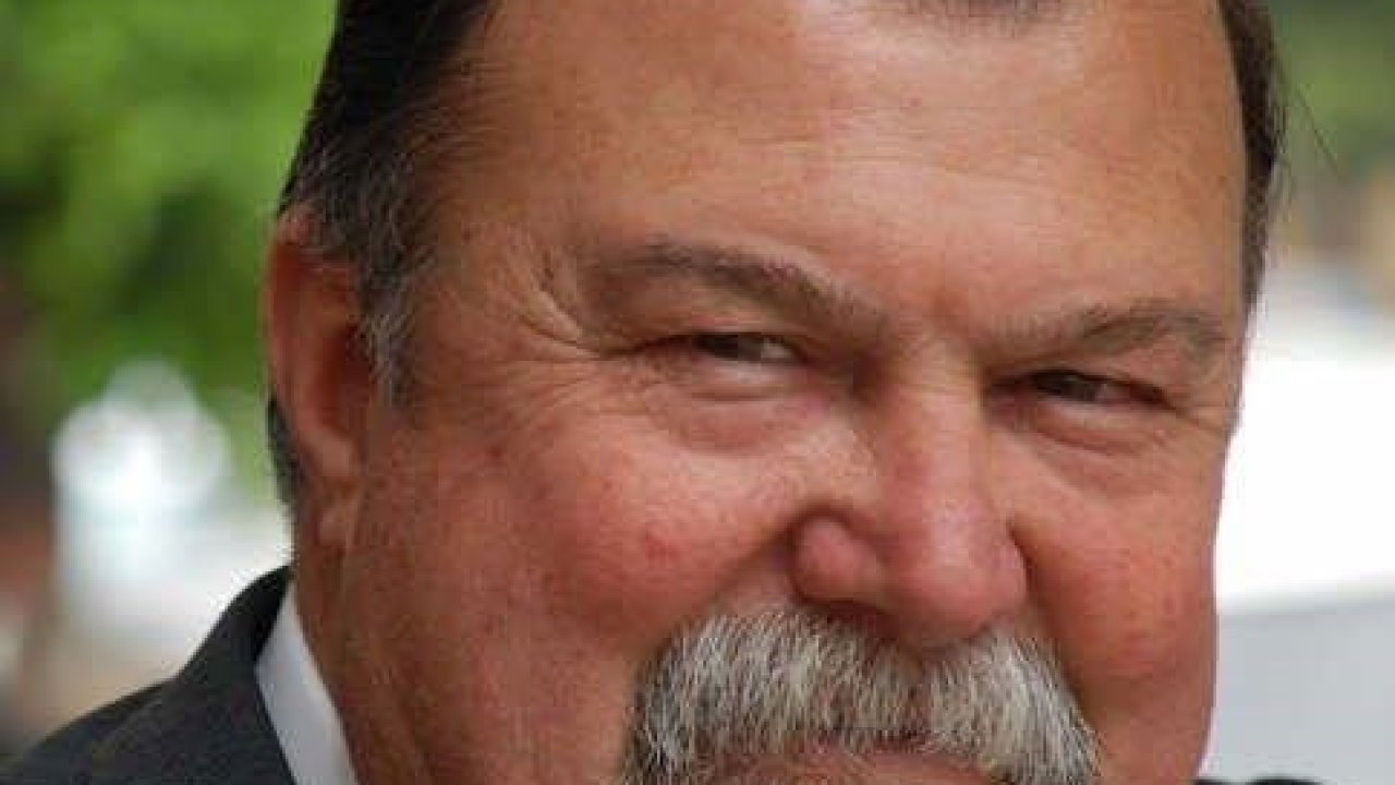 Aydın’ın sevilen köşe yazarı hayatını kaybetti