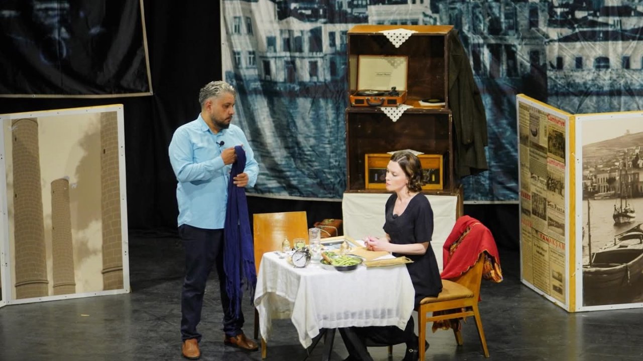 Ayvalık’ta Duygu Dolu Tiyatro Akşamı