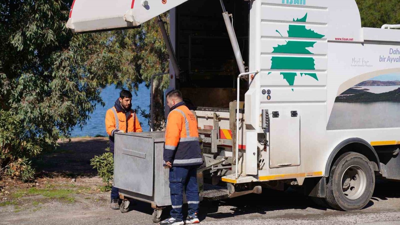 Ayvalık’ta konteynerler yaz öncesi dezenfekte ediliyor
