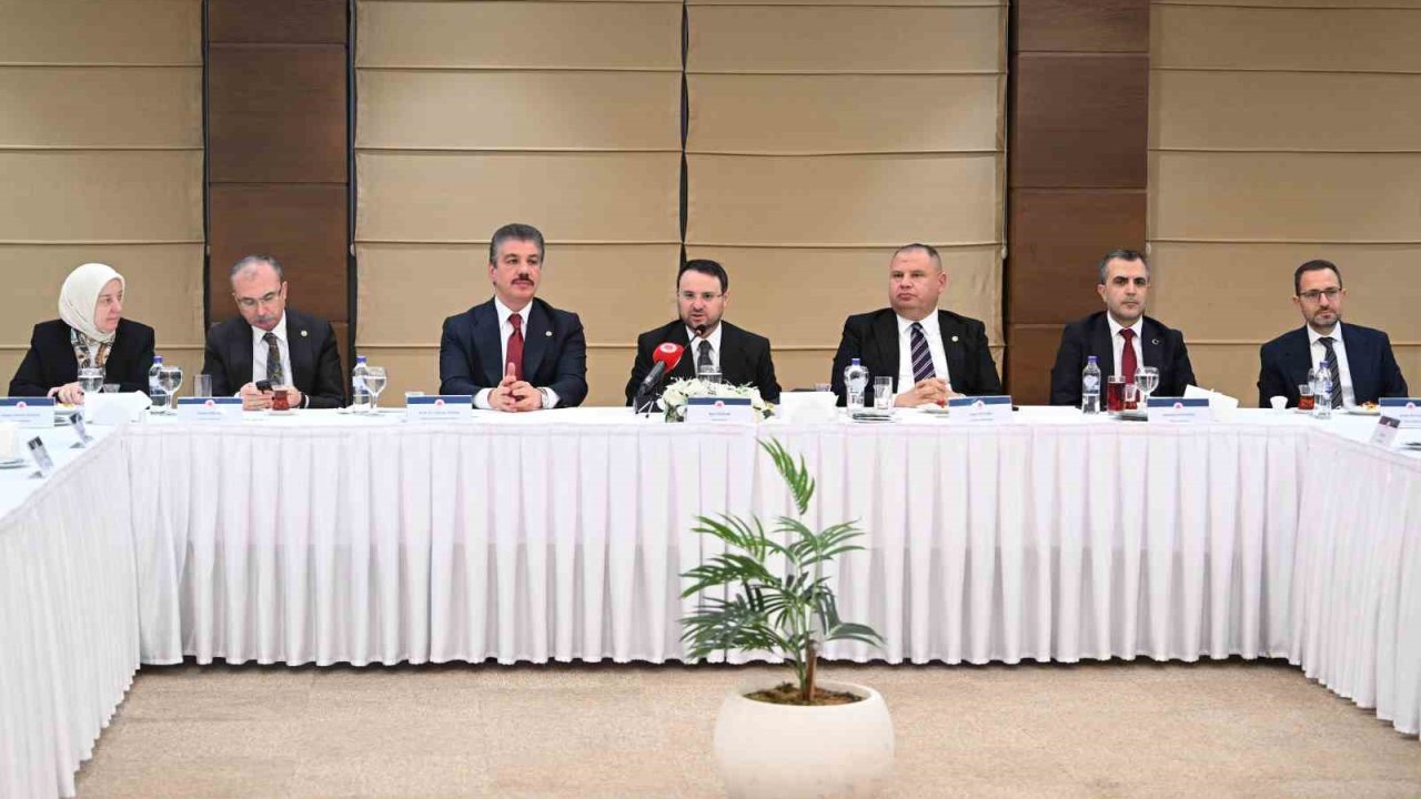 Bakan Gürlek: "İzmir, Ankara ve İstanbul’da bir irtibat bürosu kuracağız"