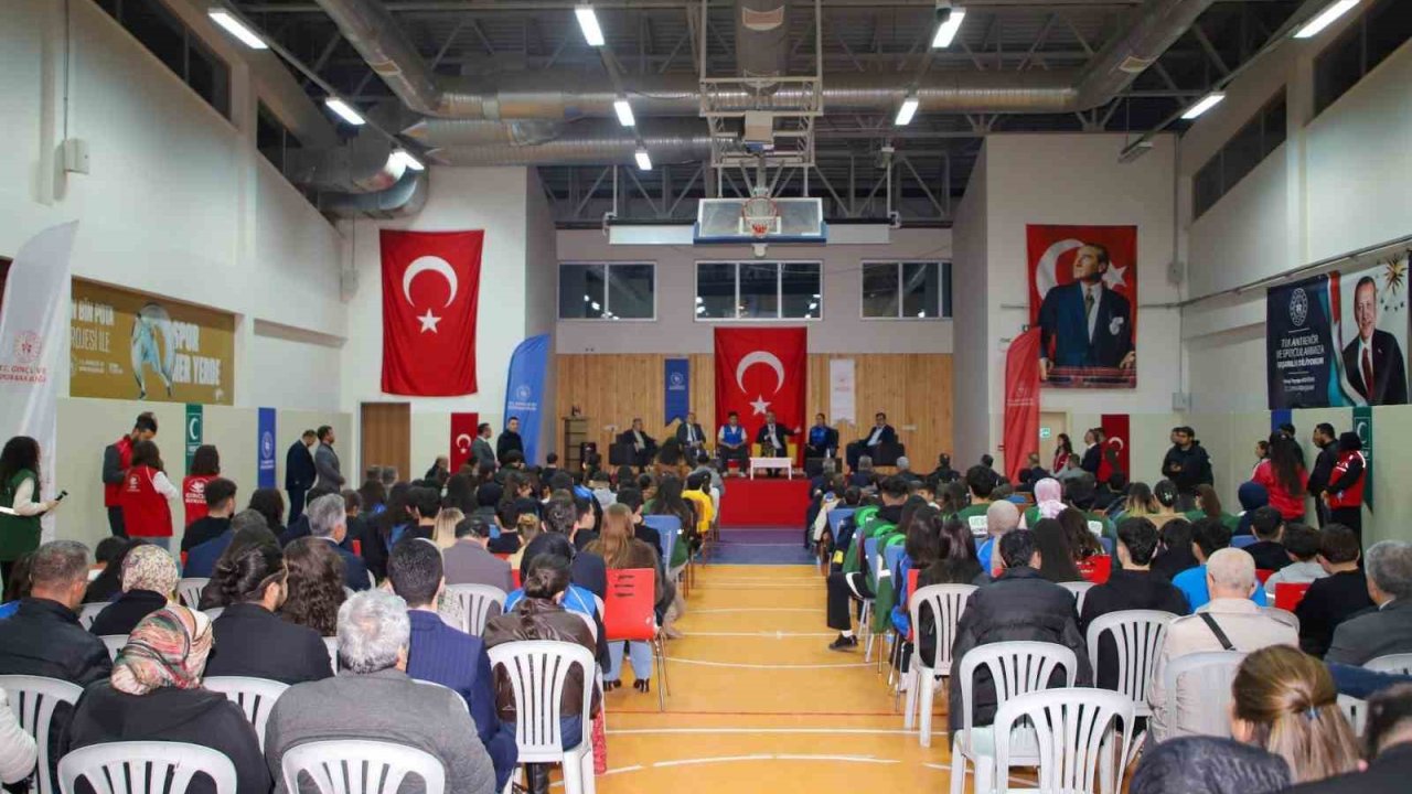 Bakan Yardımcısı Eminoğlu, Köşk’te gençlerle buluştu