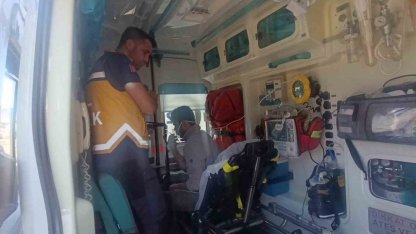 Bakım sırasında tur teknesi alev aldı dumandan etkilenen işçi hastanelik oldu