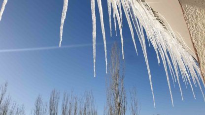 Başkale’de kar yağışı ve dondurucu soğuklar