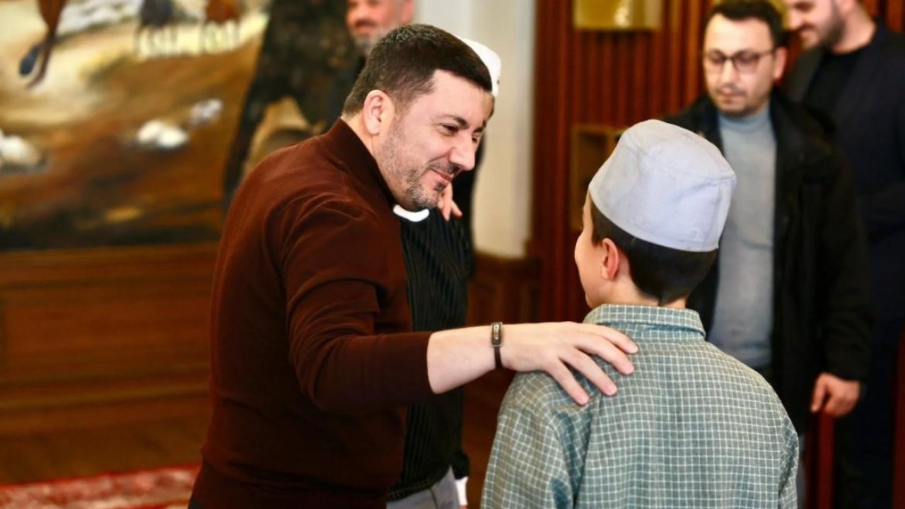 Başkan Arı, hafızlık öğrencilerini makamında ağırladı