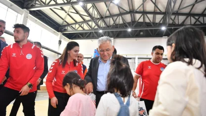 Başkan Büyükkılıç, Sevgi Evleri’nde düzenlenen bayramlaşmaya katıldı