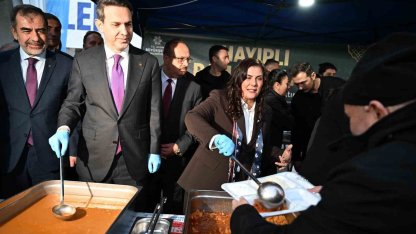 Başkan Çerçioğlu, Bakan Bayraktar ile birlikte iftarda vatandaşlarla bir araya geldi