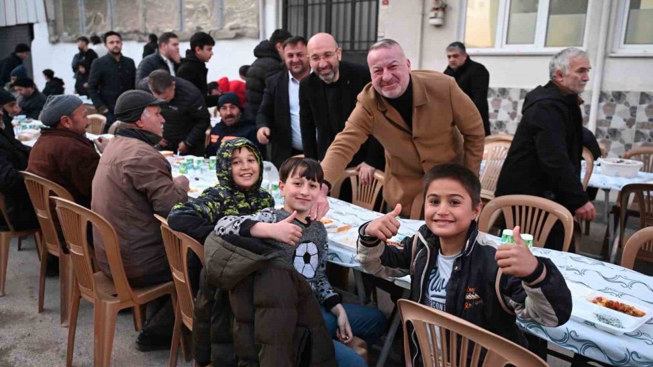 Başkan Karabatı sokak iftarında vatandaşlarla buluştu