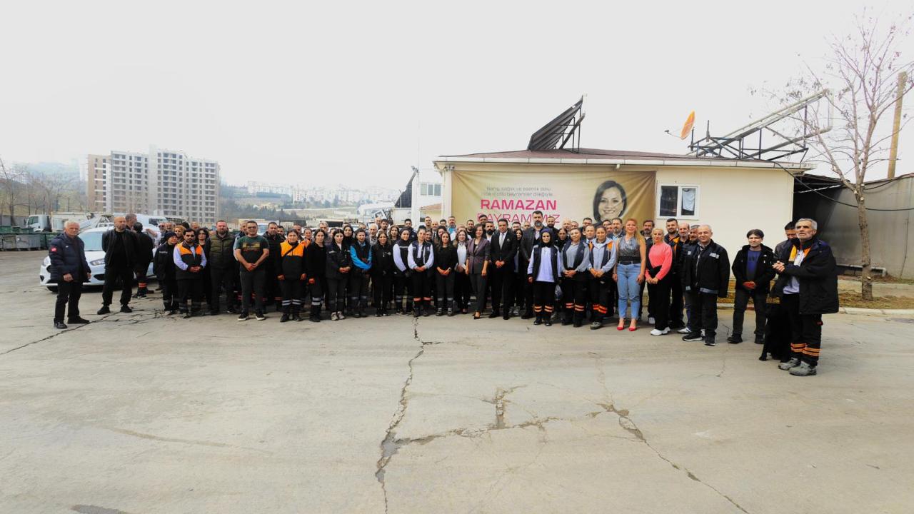 Başkan Kınay "Her Emeğiniz Karabağlar'a Değer Katıyor"